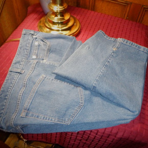 *** Northern Reflections *** / Capris ~ Size 16 - Picture 1 of 2